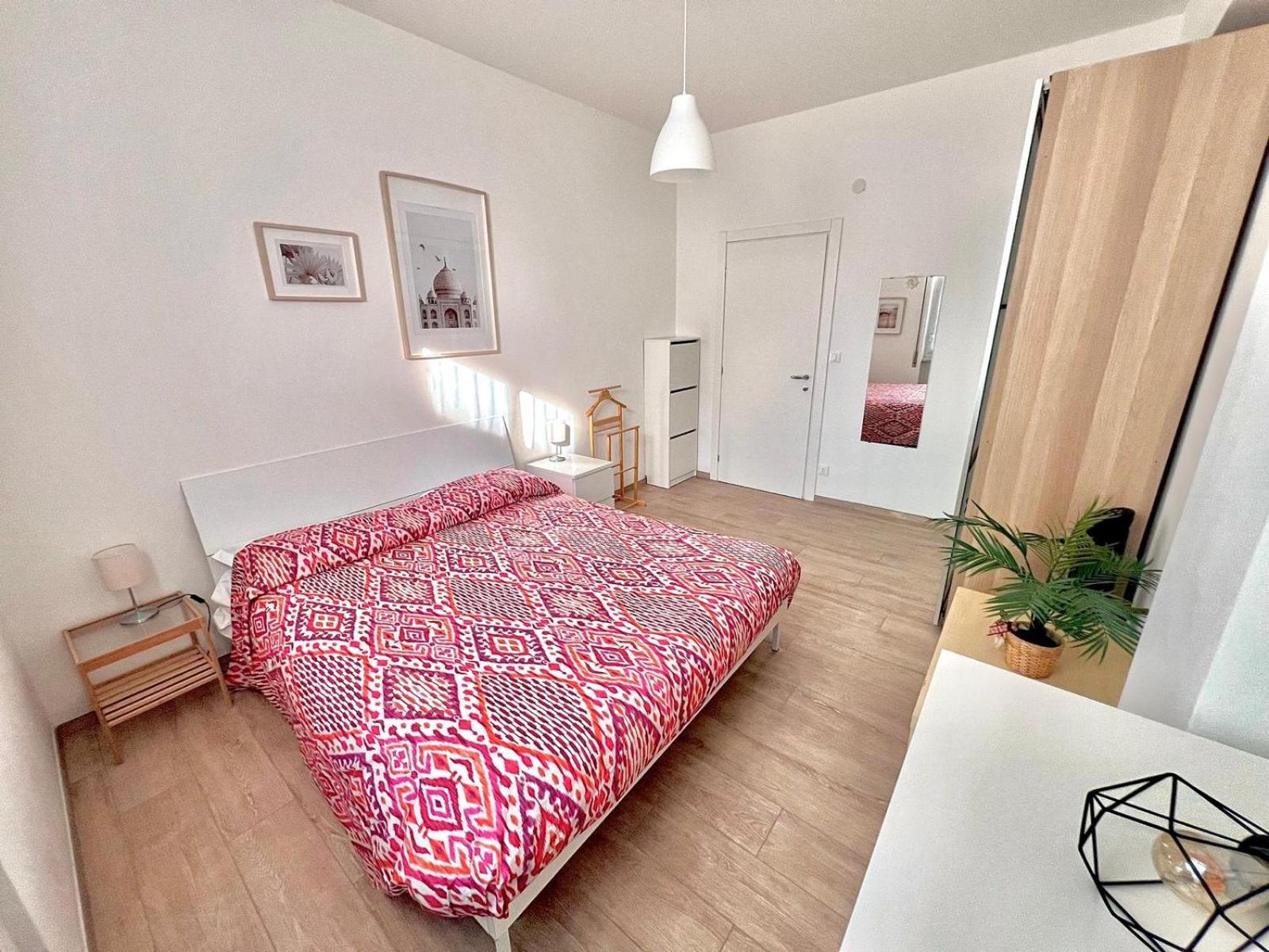 Casa Mila Lägenhet Savona Exteriör bild